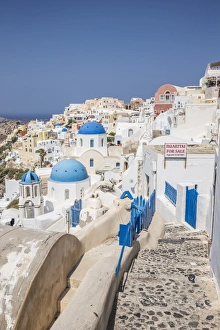 Images Dated 27th June 2016: Oia, Santorini (Thira), Cyclades Islands, Greece