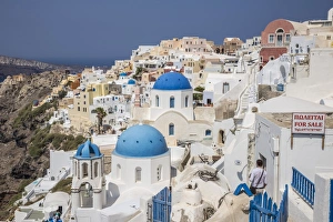 Images Dated 27th June 2016: Oia, Santorini (Thira), Cyclades Islands, Greece