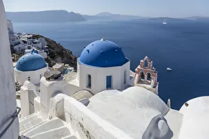 Mediterranean Collection: Oia, Santorini (Thira), Cyclades Islands, Greece