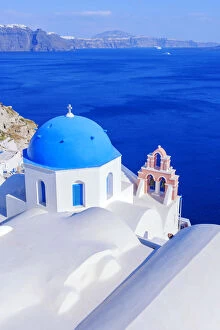Steps Gallery: Oia village, elevated view, Oia, Santorini, Cyclades Islands, Greece