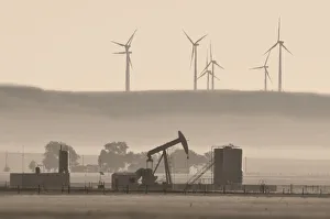Oil derrick, Pawnee National Grassland, Colorado, USA