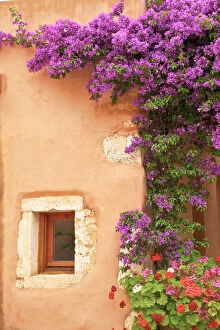 Images Dated 10th July 2017: Old Building with Bougainvillea and Geraniums, Crete, Greek Islands, Greece, Europe