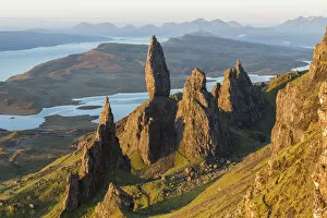 Images Dated 23rd January 2015: The Old Man of Storr, Trotternish, Isle of Skye, Scotland UK