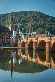 Images Dated 3rd November 2022: Old Neckar Bridge overlooking the old town of Heidelberg, Baden-Wurttemberg, Germany