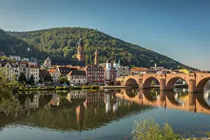 Images Dated 3rd November 2022: Old Neckar Bridge overlooking the old town of Heidelberg, Baden-Wurttemberg, Germany