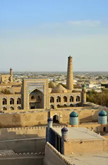 Images Dated 19th December 2017: The old town of Khiva (Itchan Kala), a Unesco World Heritage Site, seen from the Khuna