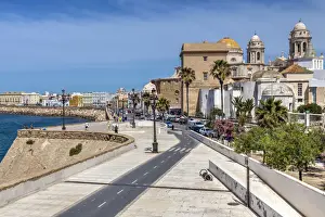 Southern Spain Prints: Old town skyline and corniche, Cadiz, Andalusia, Spain