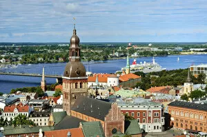 Images Dated 11th November 2016: The Old Town, a Unesco World Heritage Site, and the Daugava river. Riga, Latvia
