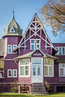 Images Dated 2nd November 2022: Old villa on the waterfront in Binz on Ruegen, Mecklenburg-Western Pomerania, Baltic Sea