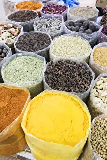Market Stall Prints: Oman, Ad Dakhiliyah Governorate, Nizwa, colourful spices for sale at the souk in Nizwa