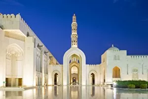 Images Dated 26th October 2015: Oman. Muscat Governorate, Muscat. The courtyard of Sultan Qaboos Mosque, a gift to