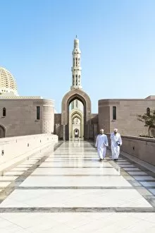 Images Dated 5th April 2014: Oman, Muscat. Sultan Qaboos Grand Mosque