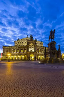Images Dated 30th September 2015: Opera House (Semperoper Dresden), Dresden, Saxony, Germany