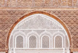 Marrakech Prints: Ornate plasterwork and carved cedar wood panels