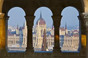 Vista Prints: Overview of the Hungarian Parliament Building and the River Danube from Fisherman s