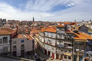 Touristic Attraction Prints: Overview of the old town of Porto
