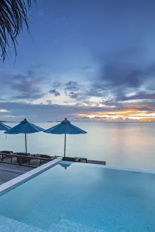 Images Dated 6th February 2017: Overwater Spa, Anantara Dhigu resort, South Male Atoll, Maldives
