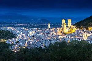 Images Dated 24th March 2021: Pacentro at dusk. Europe, Italy, Abruzzo, Pacentro
