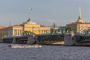Admiralty Building Gallery: Palace bridge over Neva river, Saint Petersburg, Russia