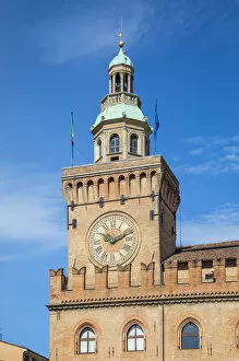 Images Dated 3rd June 2019: Palazzo d Accursio (Palazzo Comunale), Piazza Maggiore, Bologna, Emilia-Romagna