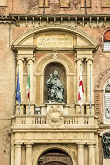 Images Dated 3rd June 2019: Palazzo d Accursio (Palazzo Comunale), Piazza Maggiore, Bologna, Emilia-Romagna
