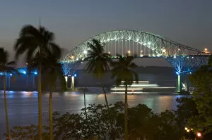 Images Dated 12th April 2010: Panama, Panama Canal, Bridge Of The Americas, Pacific Entrance, Streaking Ship Lights