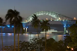 Images Dated 12th April 2010: Panama, Panama Canal, Bridge Of The Americas, Pacific Entrance, Streaking Ship Lights
