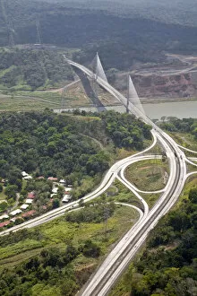 Images Dated 28th March 2008: Panama, Panama City, Centenario Bridge (Puente Centenario) and the Panama Canal
