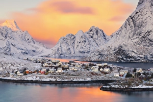 Rorbuer Prints: Panoramic and elevated view of houses around Sakrisoy and Hamnoy