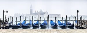Images Dated 24th February 2017: Panoramic view of San Giorgio Maggiore with gondola in the foreground, Venice, Italy