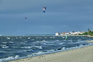 Images Dated 9th January 2023: Paragliding at Moinhos beach. Alcochete, Portugal
