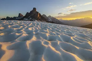 Images Dated 18th October 2021: Passo Giau at sunrise with snow, Belluno, San Vito di Cadore, Ampezzo Dolomites, Veneto