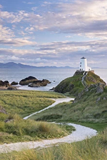 Images Dated 6th January 2015: Path leading to T?r Mawr Lighthouse on Llanddwyn Island, Anglesey, Wales. Autumn