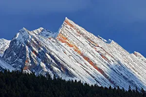 Images Dated 3rd May 2023: Peaks along the Endless Chain Ridge of the Canadian Rocky Mountains at sunset, Maligne Range