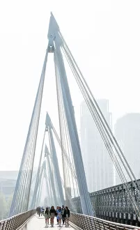 Images Dated 4th January 2023: One of two pedestrian Golden Jubilee Bridges (Hungerford Footbridges) over the River Thames