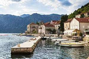 Former Yugoslavia Collection: Perast, Bay of Kotor, Montenegro