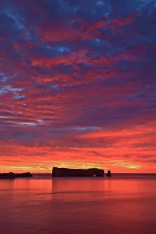 Images Dated 28th March 2023: Perce Rock, a masive rock formation in the Gulf of Saint Lawrence (Atlantic Ocean)