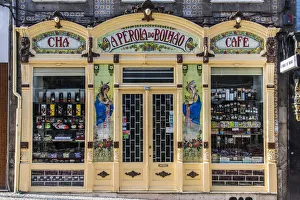A Perola do Bolhao old grocery store, Porto, Portugal