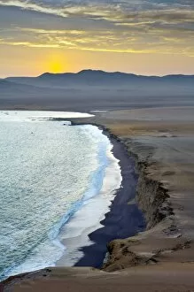 Images Dated 24th March 2014: Peru, Paracas National Reserve, Lagunillas Bay, Sunset, Pacific Ocean, SubTropical Coastal Desert