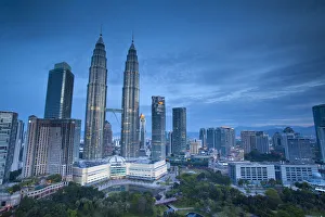 Images Dated 31st January 2012: Petronas Towers & KLCC, Kuala Lumpur, Malaysia