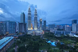 Images Dated 13th November 2013: Petronas Towers, Kulal Lumpur, Malaysia