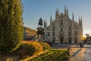 Square Gallery: Piazza del Duomo, Milan, Lombardy, Italy