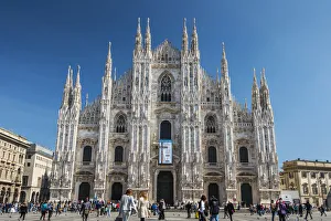 Piazza del Duomo square with the gothic cathedral, Milan, Lombardy, Italy