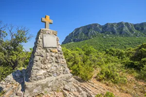 Herault Prints: Pic St. Loup, Saint-Mathieu-de-Tra©viers