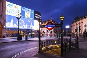 Images Dated 1st June 2020: Piccadilly Circus, London, England, UK