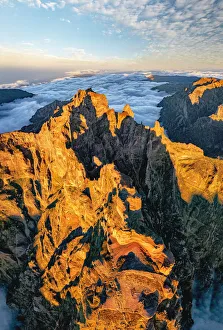 Sport Gallery: Pico das Torres and Pico do Arieiro at sunset, Madeira island, Portugal