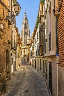 Images Dated 26th August 2021: Picturesque cobbled street in the old town, Toledo, Castile-La Mancha, Spain