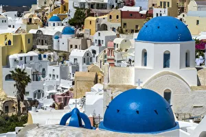 Blue Dome Prints: Picturesque view of Oia, Santorini, South Aegean, Greece