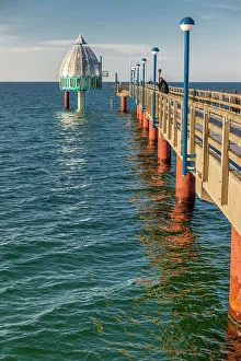 Images Dated 2nd November 2022: Pier and diving gondola in Zingst in the evening light, Mecklenburg-Western Pomerania, Baltic Sea