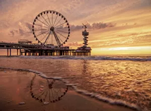 Images Dated 2018 March: Pier and Ferris Wheel in Scheveningen, sunset, The Hague, South Holland, The Netherlands